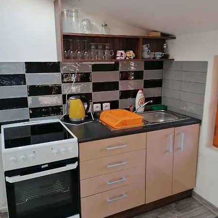 Ferienhaus Se Zahradou Pro Dve Osoby V Turisticky Oblibene Lokalite